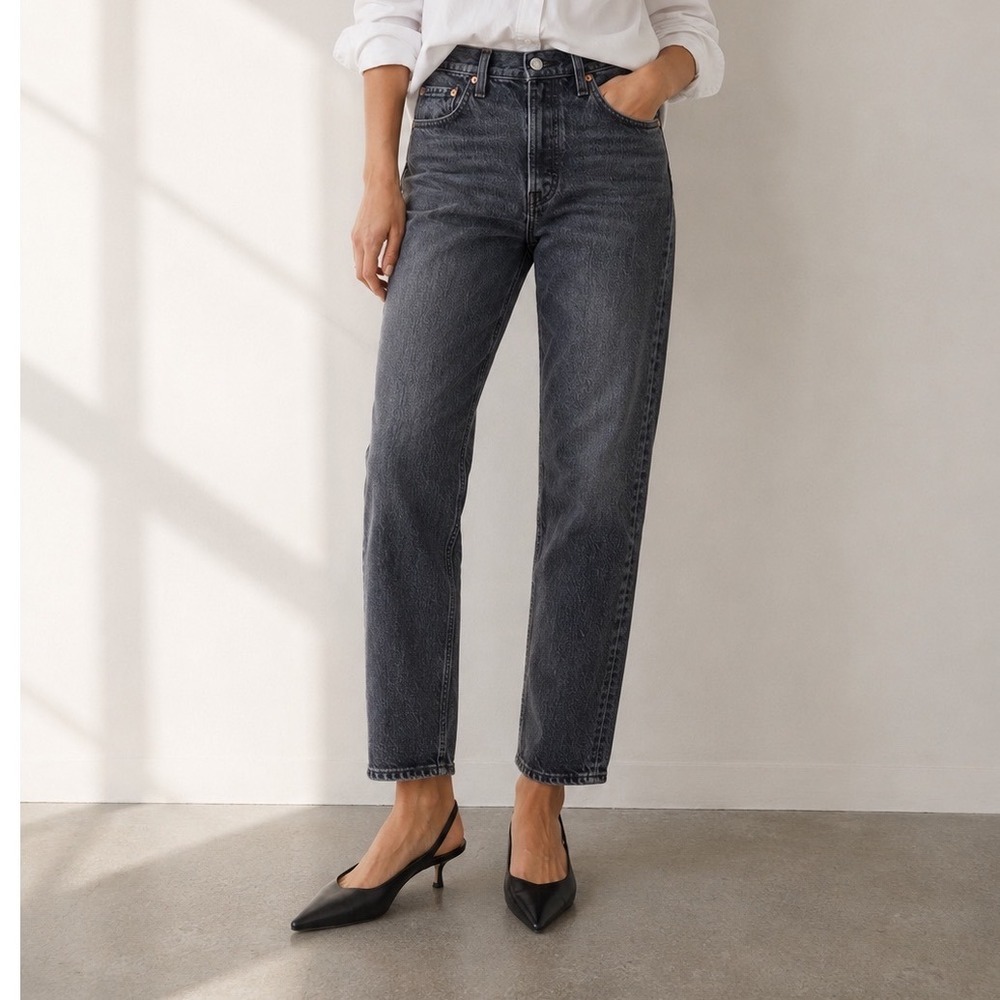 Levi's 501 Jeans Women's 26 Gray Wash Straight‎ Leg Mid Rise Casual Streetwear